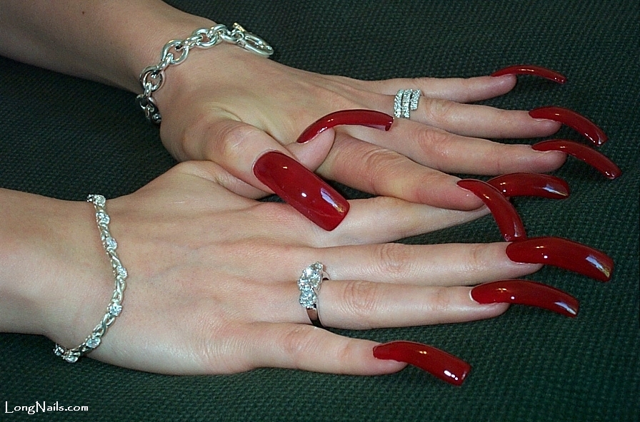 LongNails.com: Long nails pictures and more.
